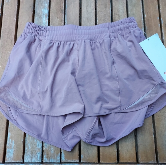 lululemon athletica Pants - NWT Lululemon hotty hot shorts size 8 tall copper coil dusty pink color rare